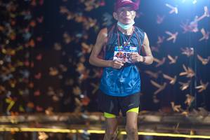 BIB: 485
                            <button type="button" onclick="openModal(18288278)" class="btn btn-primary btn-sm float-right btn-popup" data-toggle="modal" data-target=".modal-high-quality">
                        <i class="fas fa-shopping-cart"></i> Add to Cart
                    </button>
                                            <button type="button" onclick="isThisMe(18288278, true)" class="btn btn-success btn-sm float-right btn-popup btn-isme hidden" data-toggle="tooltip" data-placement="bottom" title="นี่คือรูปของคุณใช่ไหม คลิกที่นี่เพื่อเอาเข้าอัลบั้ม">
                        <i class="fas fa-plus"></i> Add to album
                    </button>
                    <button type="button" onclick="isThisMe(18288278, false)" class="btn btn-warning btn-sm float-right btn-popup btn-isnotme hidden">
                        <i class="fas fa-ban"></i> Remove from album
                    </button>